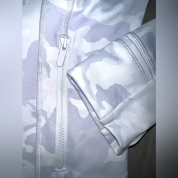 Lululemon Define Jacket Luxtreme
Incognito Camo Jacquard Alpine White Starlight - Picture 6 of 14